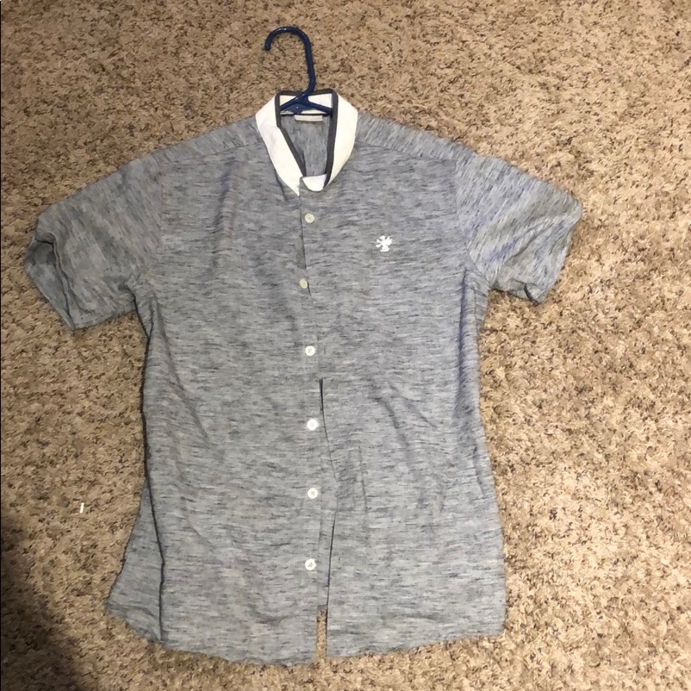 Short sleeve dress shirt